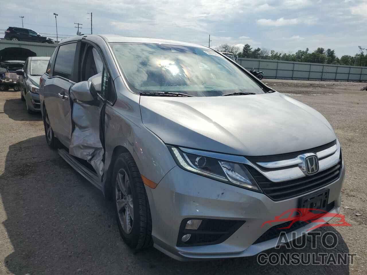 HONDA ODYSSEY 2018 - 5FNRL6H74JB076407