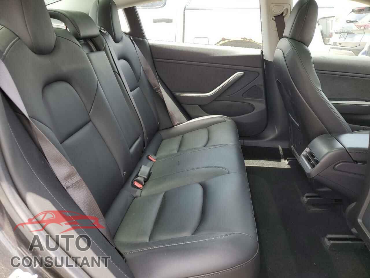 TESLA MODEL 3 2018 - 5YJ3E1EA5JF049378