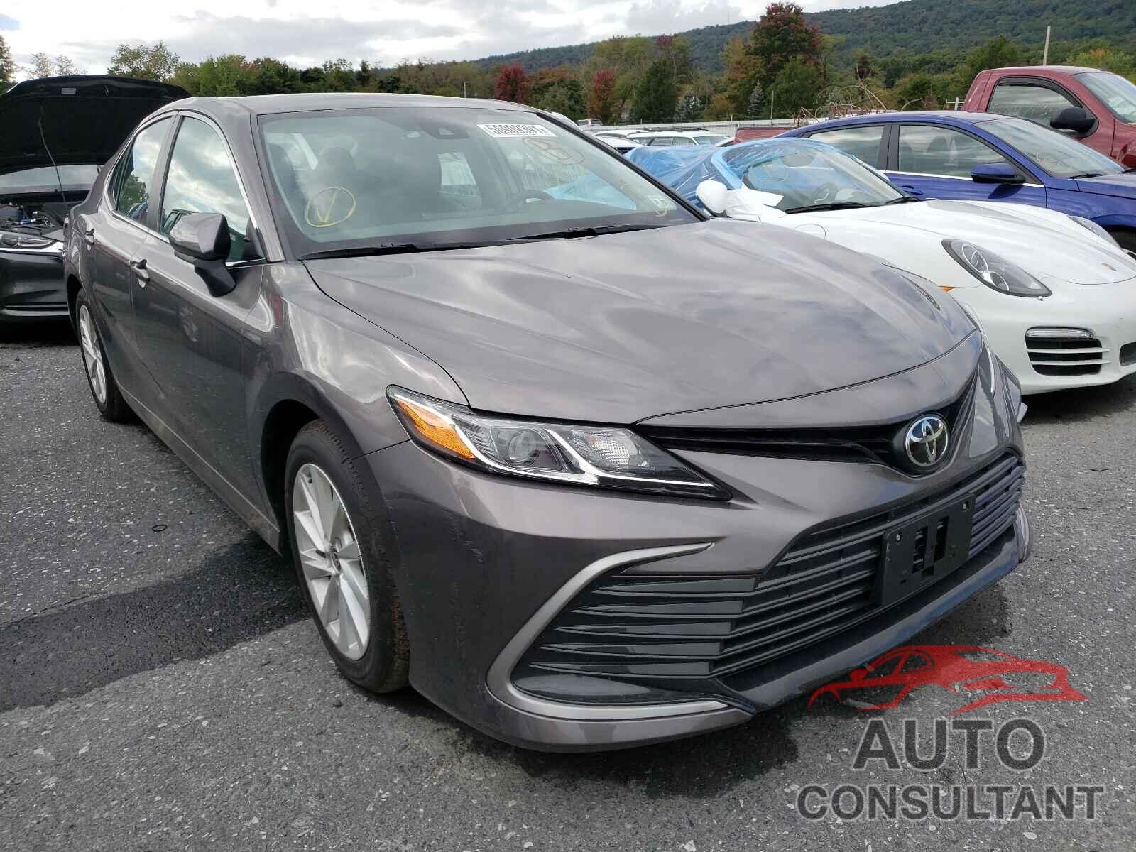 TOYOTA CAMRY 2021 - 4T1C11AK6MU485822