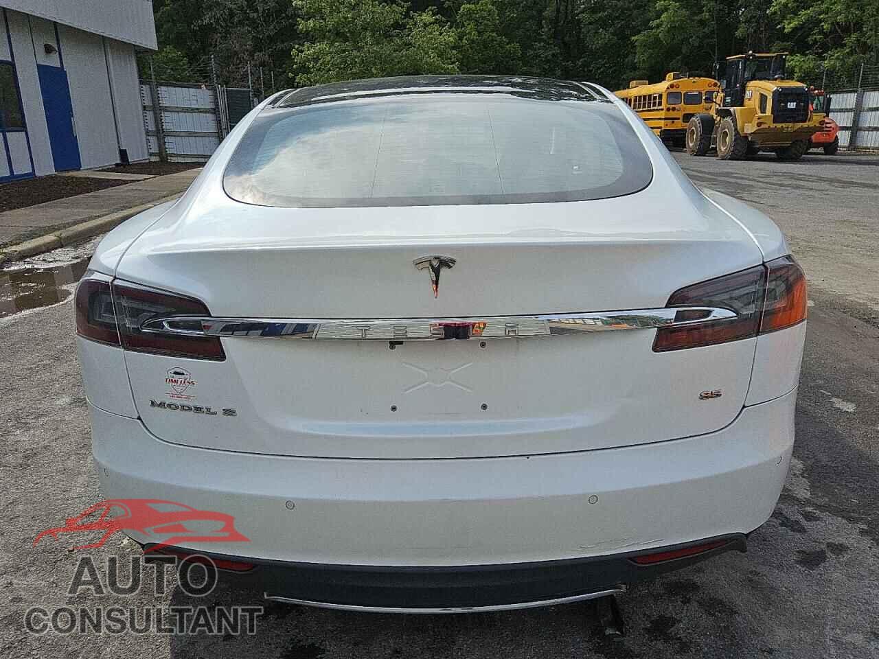 TESLA MODEL S 2013 - 5YJSA1CN1DFP27626