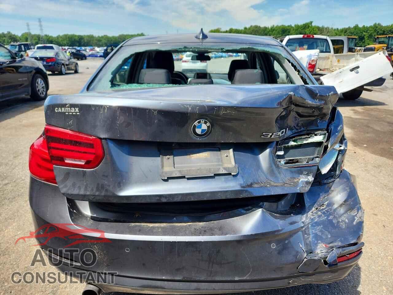 BMW 3 SERIES 2017 - WBA8A9C57HK620109