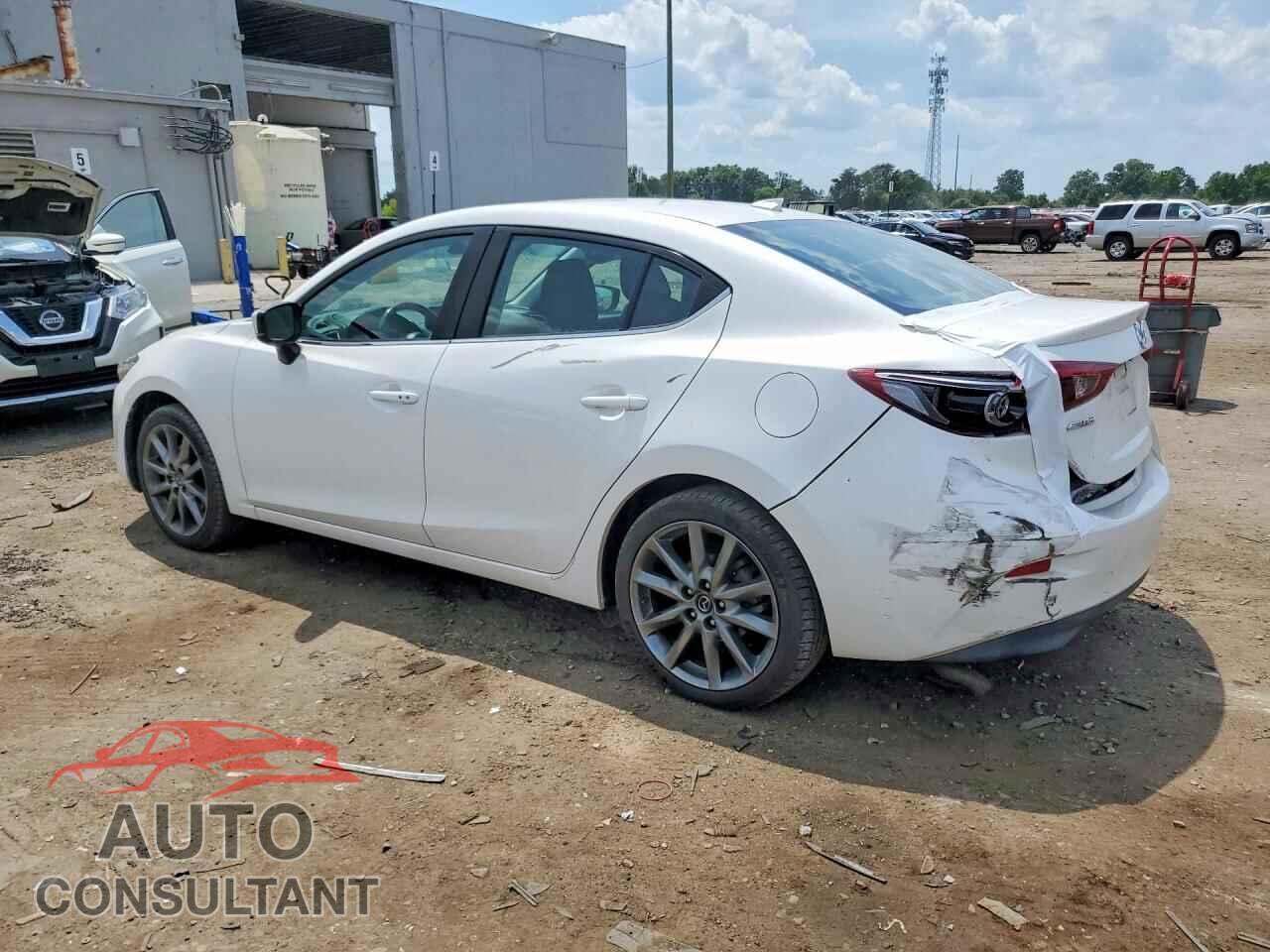 MAZDA 3 2018 - 3MZBN1W34JM251326