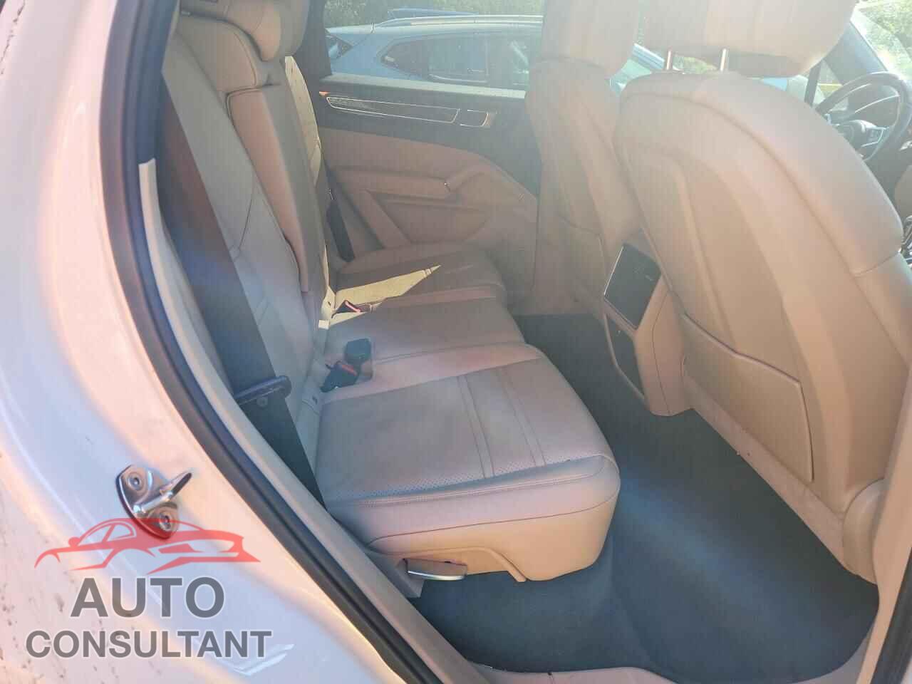 PORSCHE CAYENNE 2019 - WP1AA2AY6KDA10818