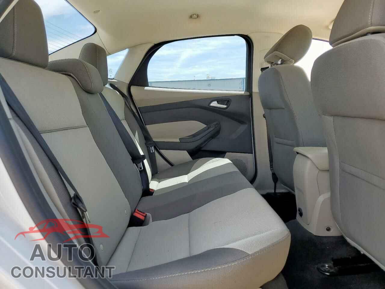 FORD FOCUS 2014 - 1FADP3F23EL451796