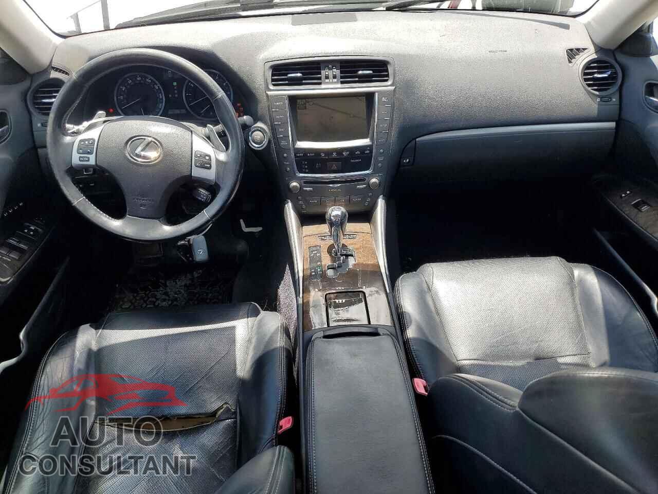 LEXUS IS 2011 - JTHCF5C28B5045309