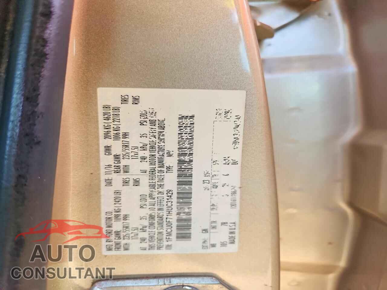 FORD ESCAPE 2017 - 1FMCU0F71HUC31429