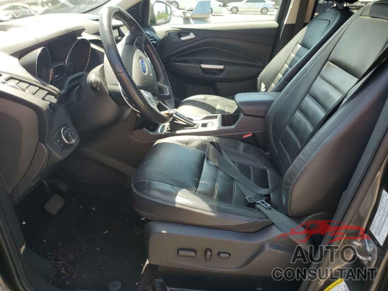 FORD ESCAPE 2017 - 1FMCU9J95HUD29392