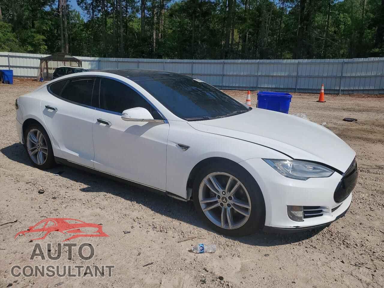 TESLA MODEL S 2013 - 5YJSA1AC0DFP10947