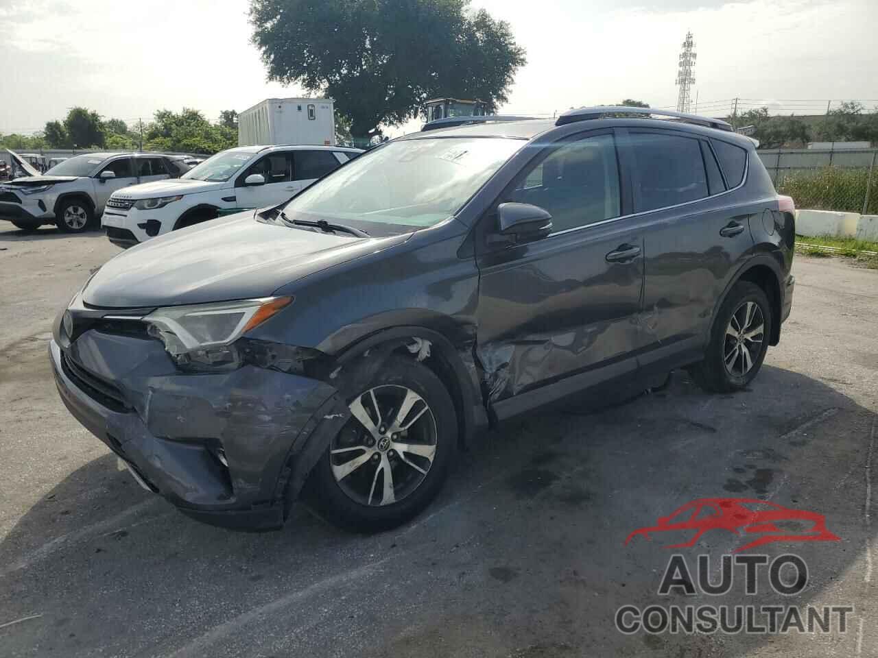 TOYOTA RAV4 2017 - JTMRFREV1HJ702753