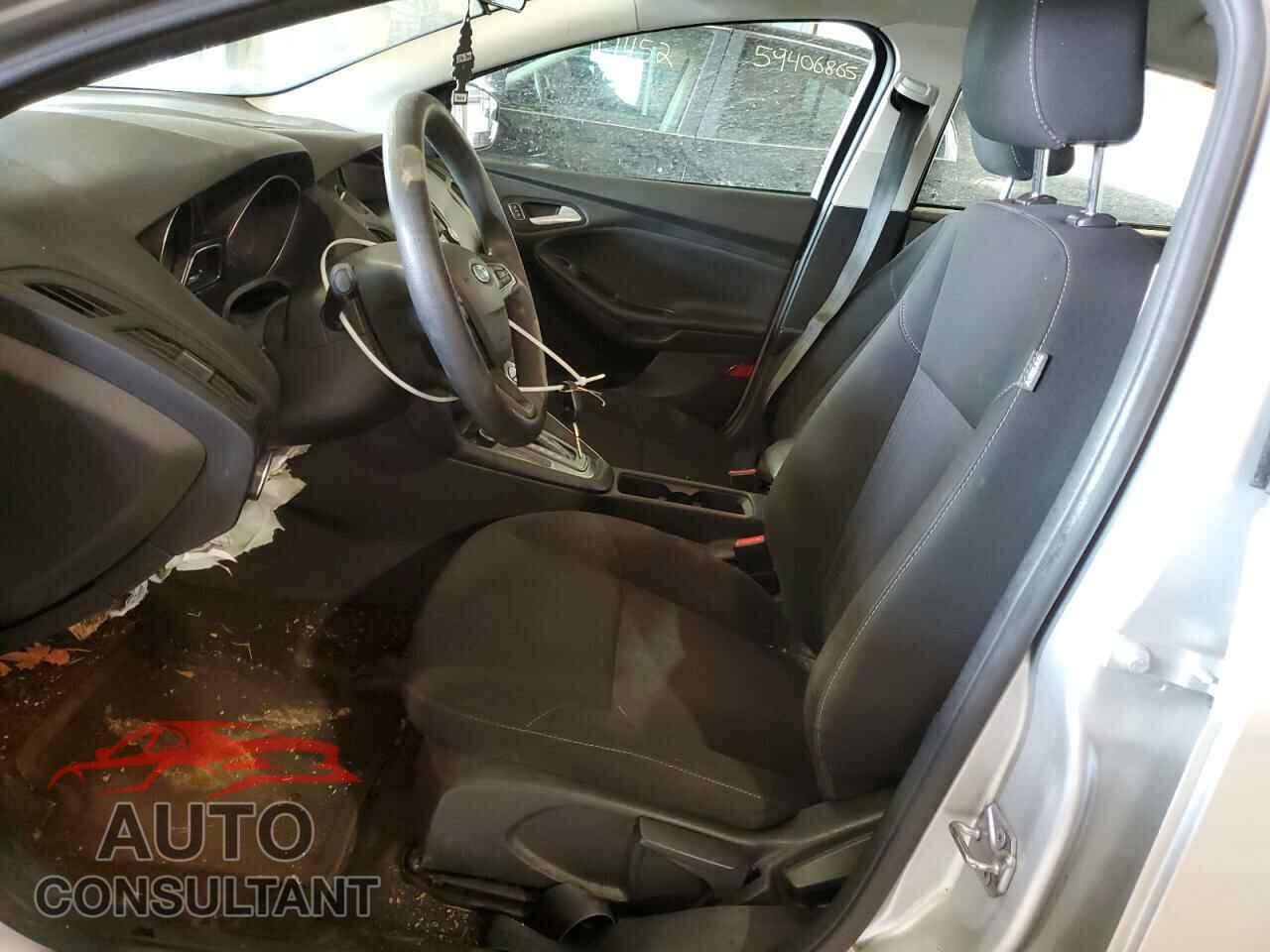 FORD FOCUS 2017 - 1FADP3F25HL308871