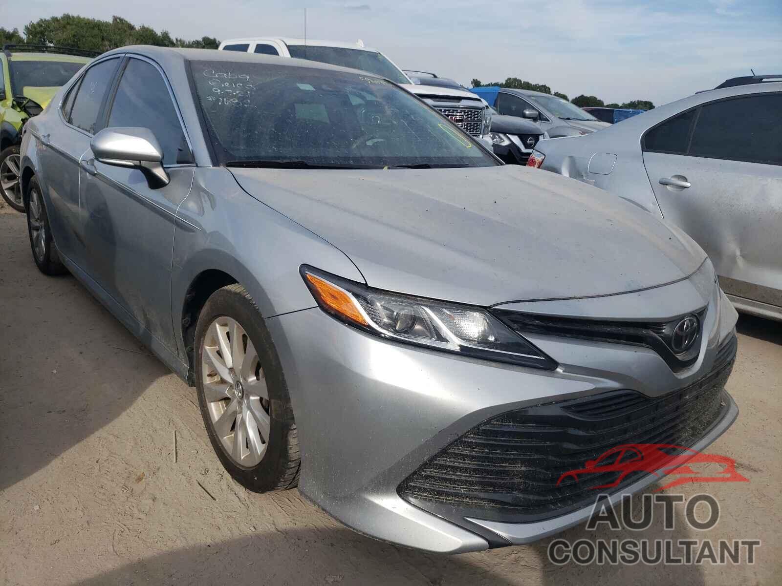 TOYOTA CAMRY 2018 - 4T1B11HK9JU010419