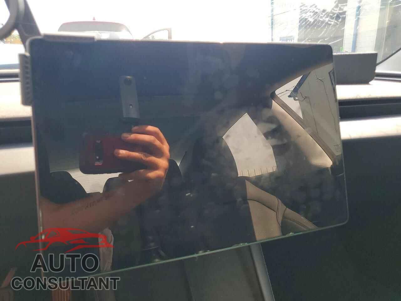TESLA MODEL 3 2025 - 5YJ3E1EA9SF027806