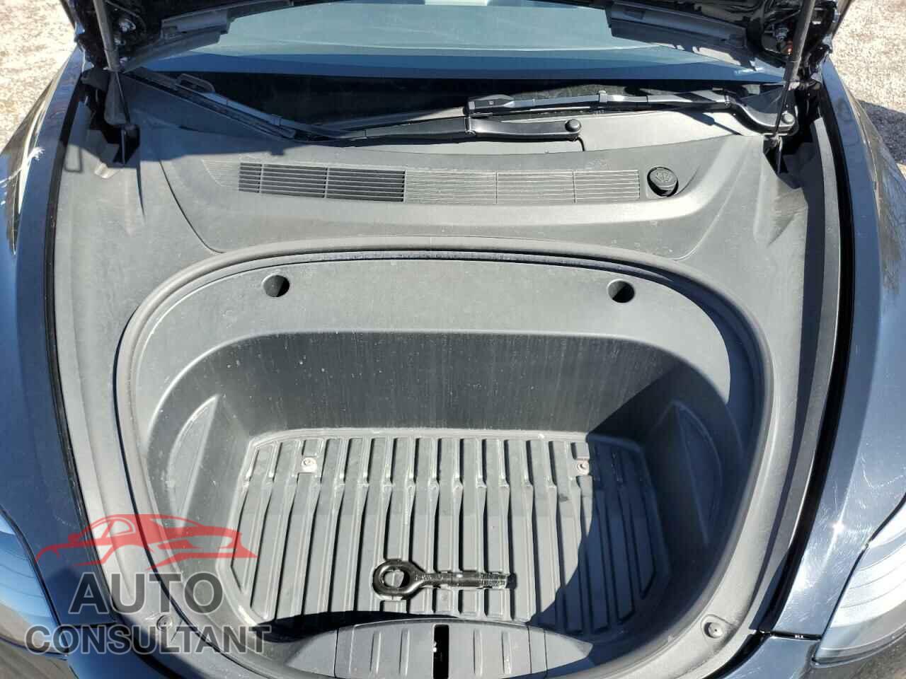 TESLA MODEL 3 2023 - LRW3E1FA5PC920846