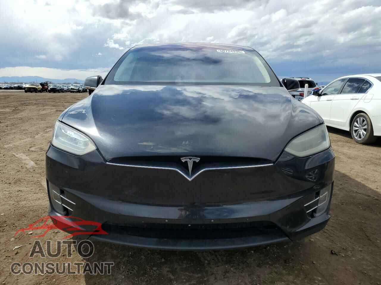 TESLA MODEL X 2016 - 5YJXCAE45GF000501