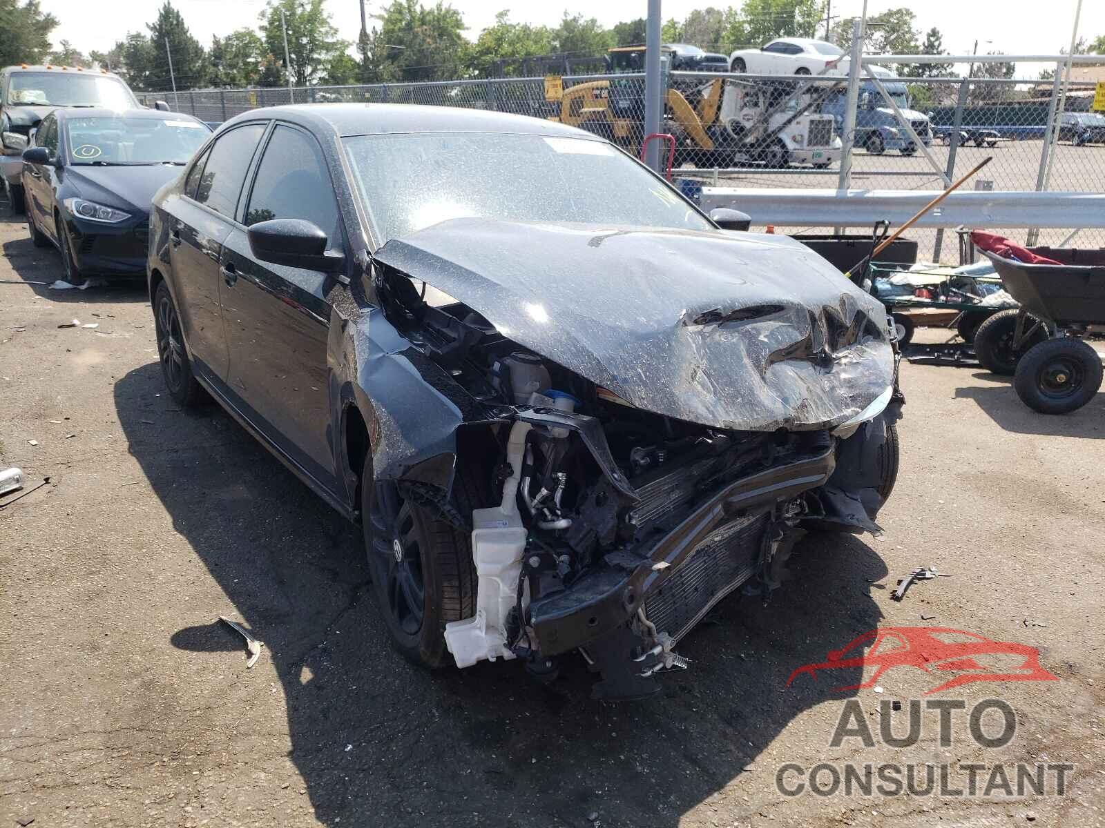 VOLKSWAGEN JETTA 2018 - 3VW2B7AJXJM212581