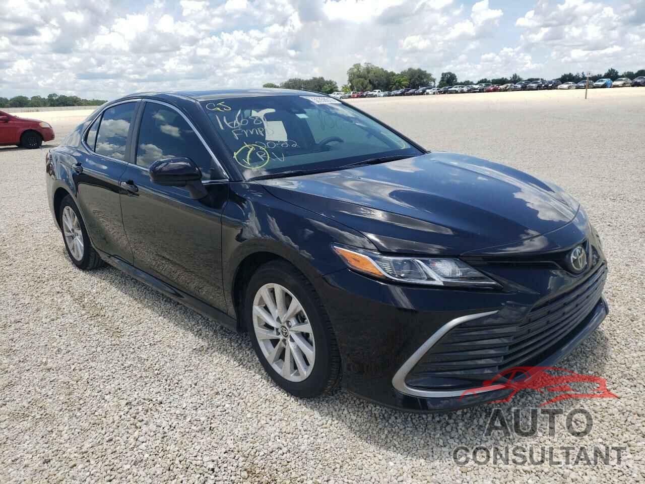 TOYOTA CAMRY 2022 - 4T1C11AK4NU653412