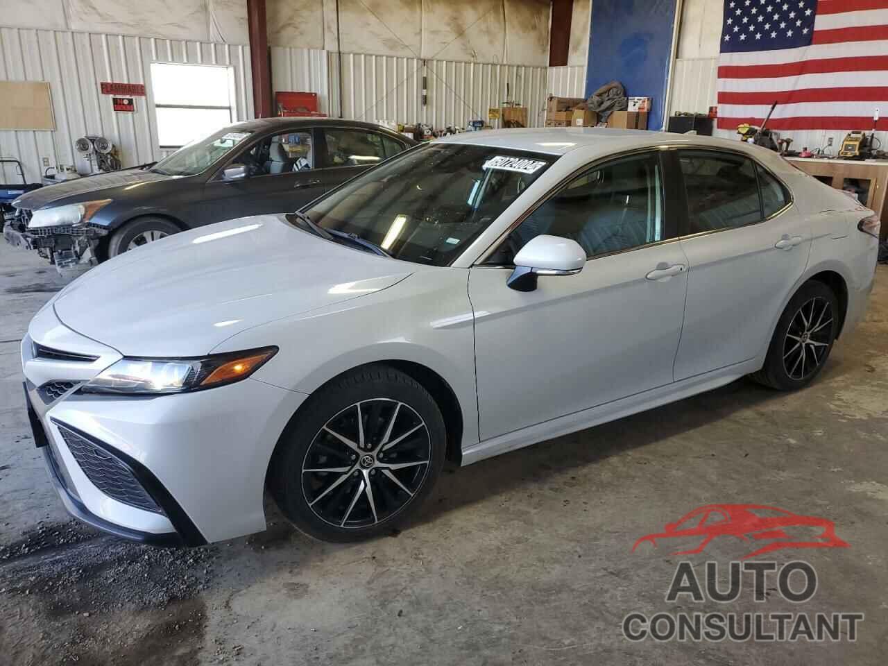 TOYOTA CAMRY 2022 - 4T1G11AK5NU063592