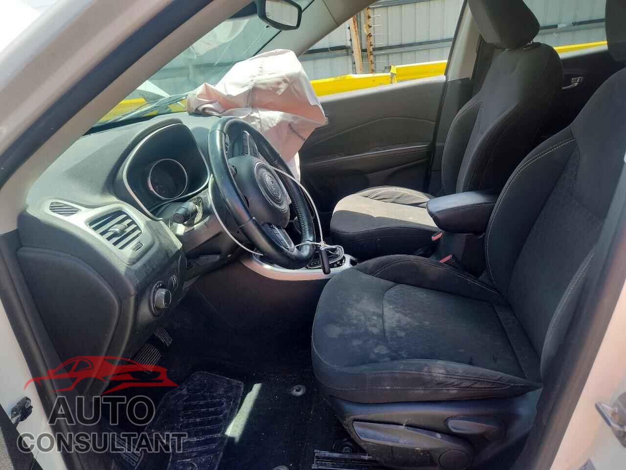 JEEP COMPASS 2017 - 3C4NJDAB4HT667212
