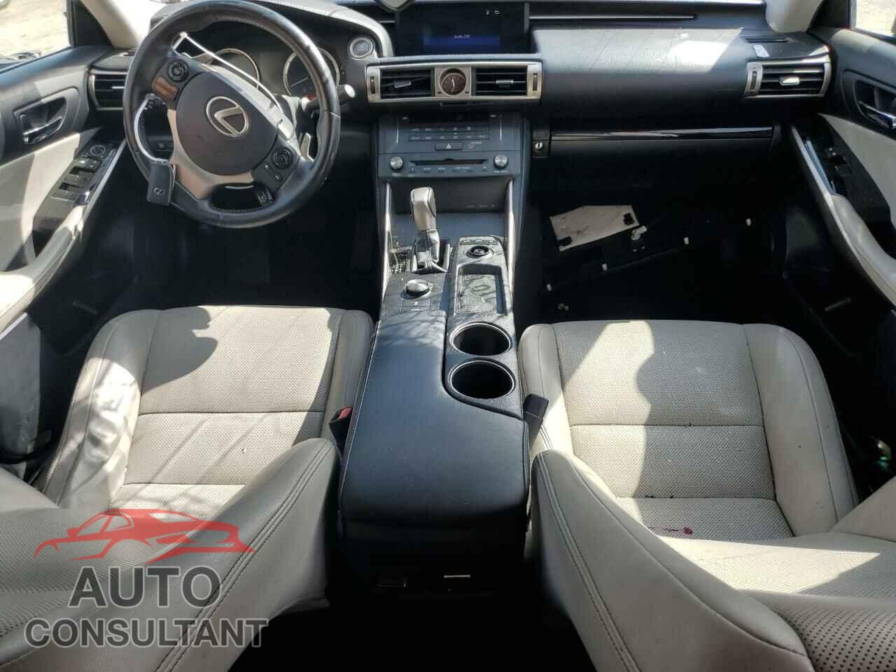 LEXUS IS 2015 - JTHBF1D22F5057707