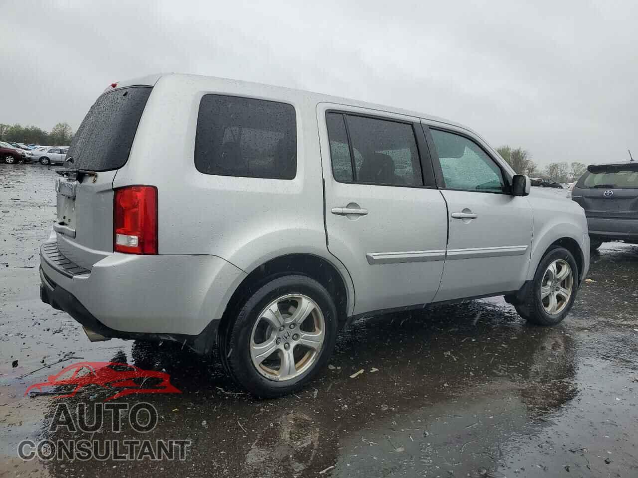 HONDA PILOT 2013 - 5FNYF3H44DB001833