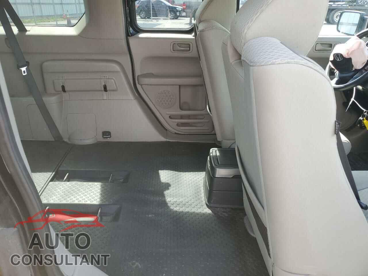 HONDA ELEMENT 2011 - 5J6YH2H76BL005160