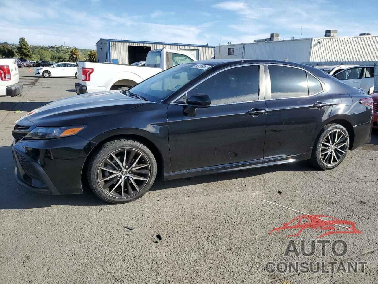 TOYOTA CAMRY 2021 - 4T1G11AK0MU542033