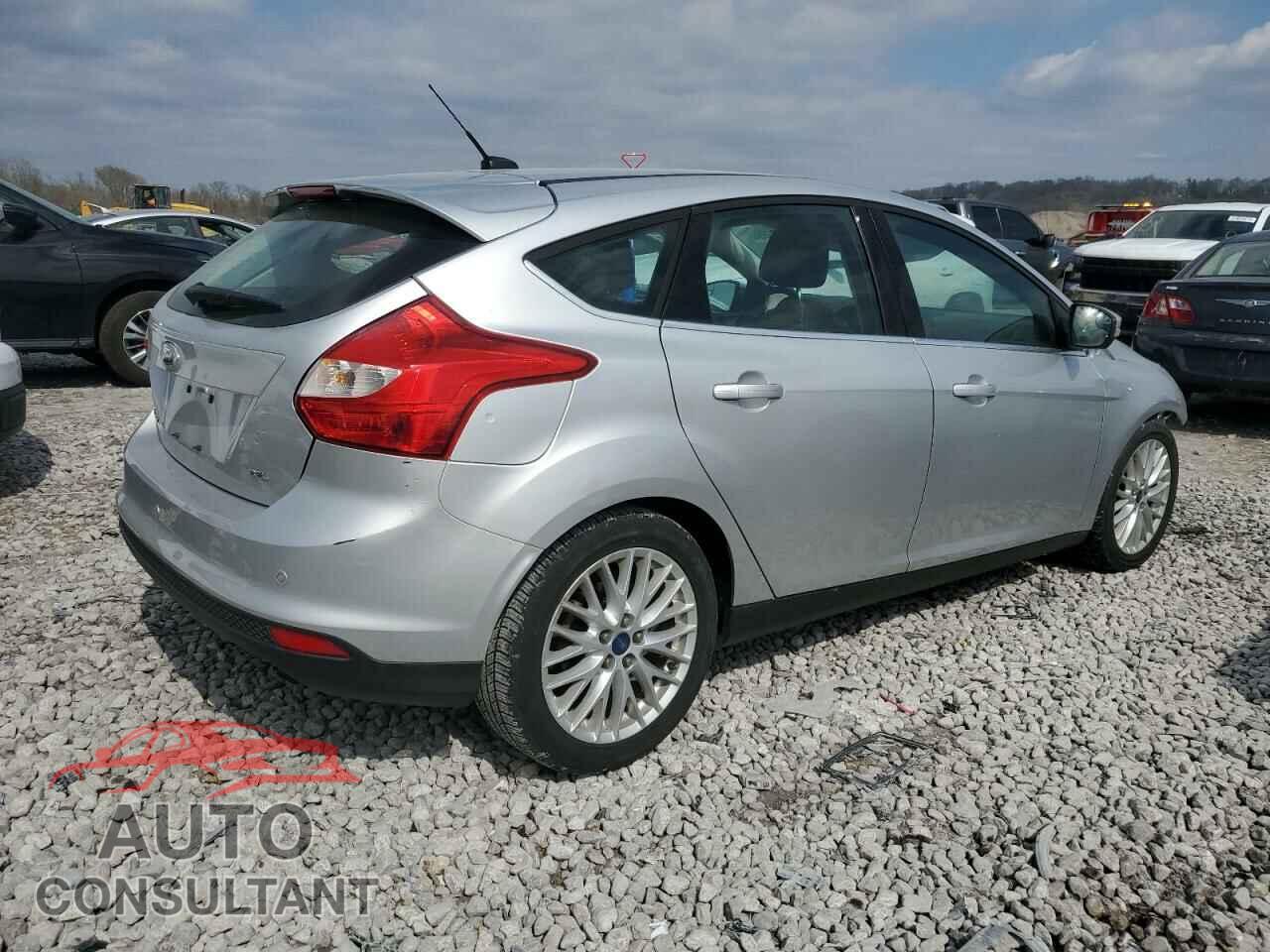 FORD FOCUS 2012 - 1FAHP3M28CL139071