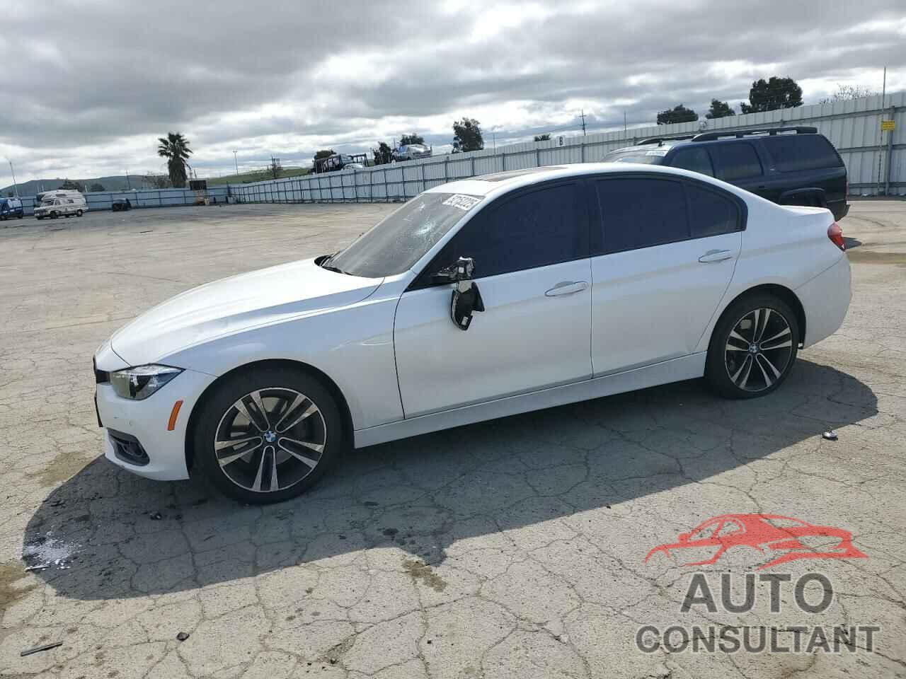 BMW 3 SERIES 2018 - WBA8B3C54JK384826