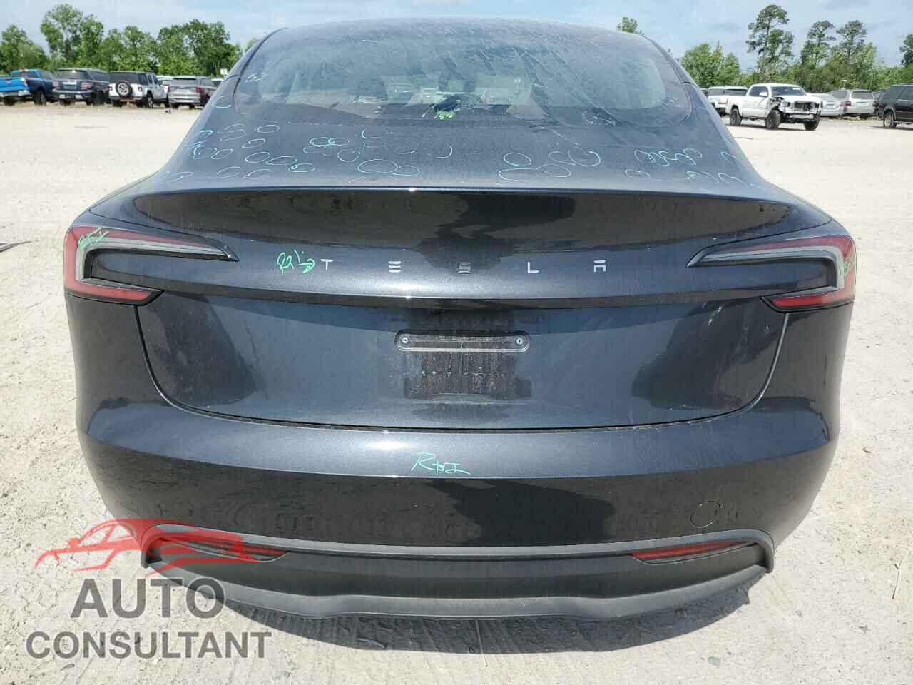 TESLA MODEL 3 2024 - 5YJ3E1EA8RF825594