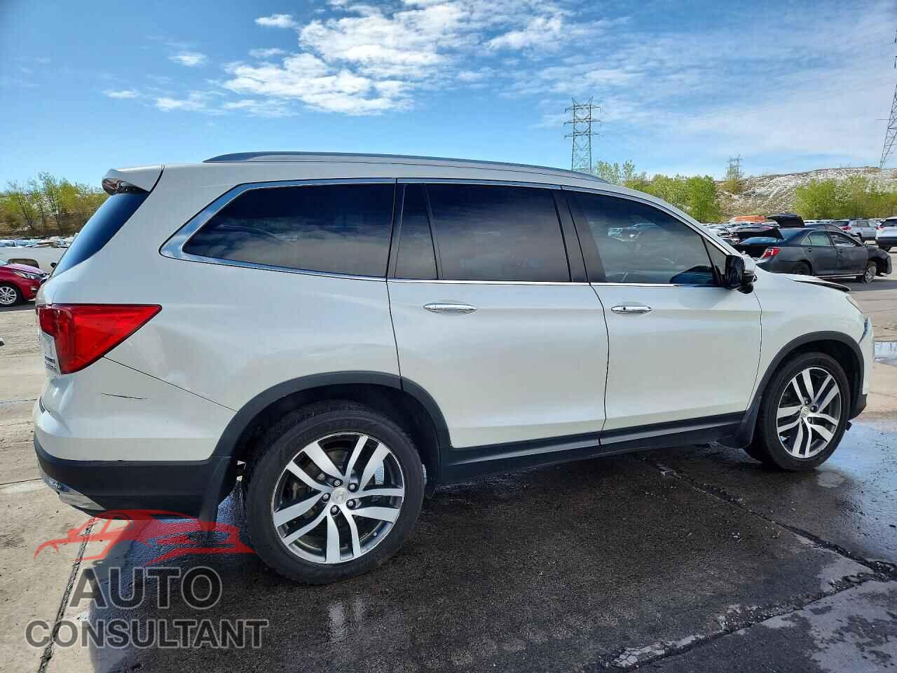 HONDA PILOT 2017 - 5FNYF6H99HB076546