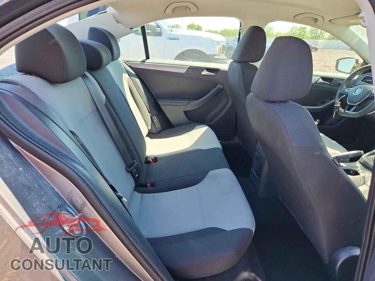 VOLKSWAGEN JETTA 2017 - 3VW2B7AJ5HM399416