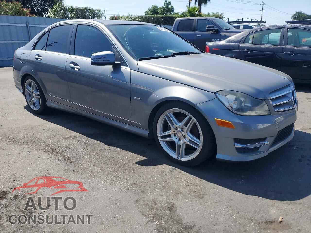 MERCEDES-BENZ C-CLASS 2012 - WDDGF4HB3CR214559