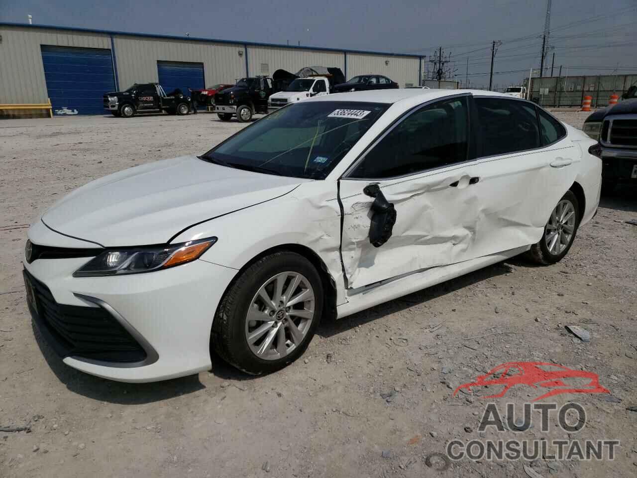 TOYOTA CAMRY 2021 - 4T1C11AK4MU437865