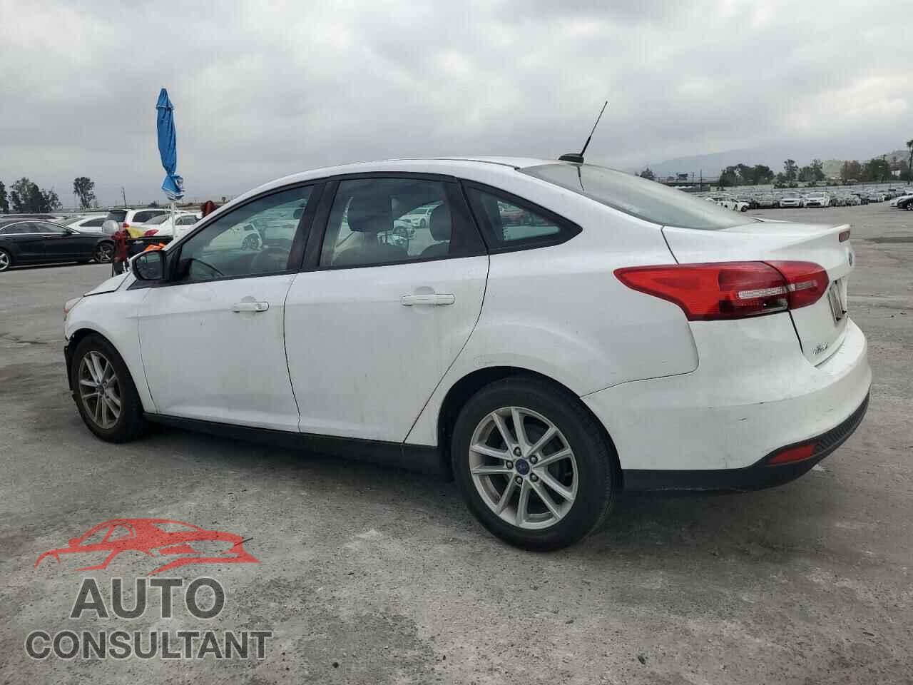 FORD FOCUS 2017 - 1FADP3F27HL217567