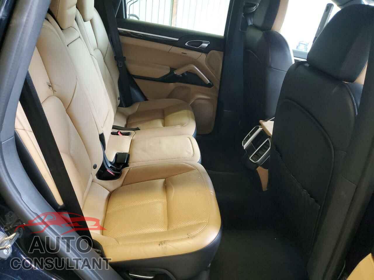 PORSCHE CAYENNE 2017 - WP1AA2A23HKA91745