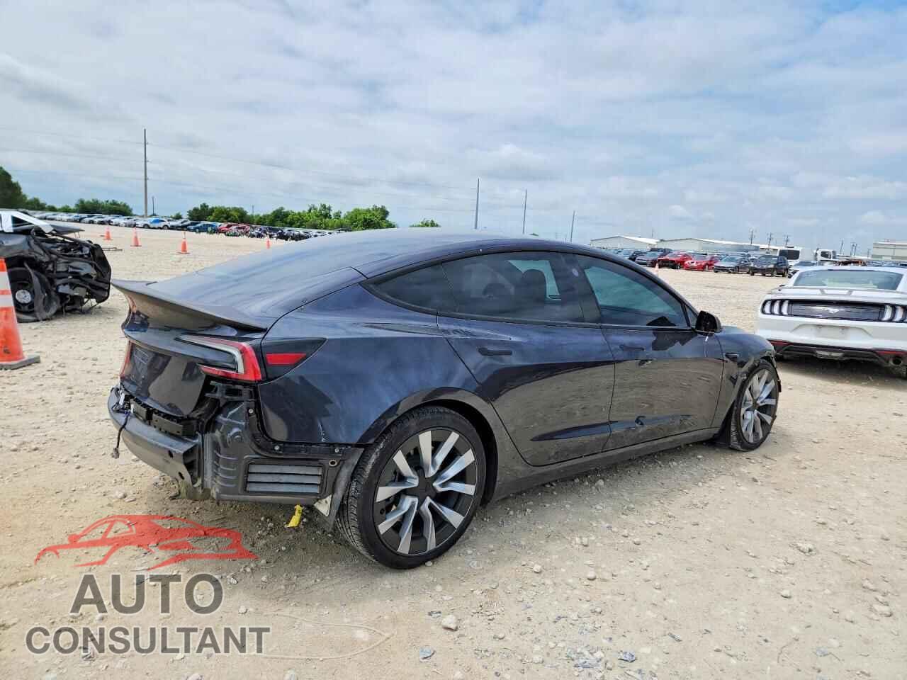 TESLA MODEL 3 2024 - 5YJ3E1EB1RF801677