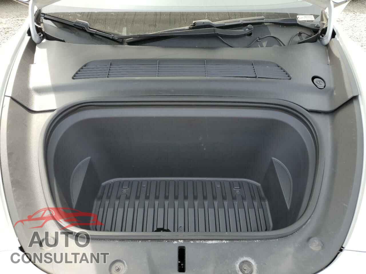 TESLA MODEL Y 2020 - 5YJYGDEF2LF006357