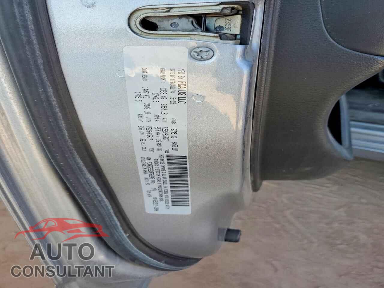 DODGE CARAVAN 2019 - 2C4RDGEG2KR765245