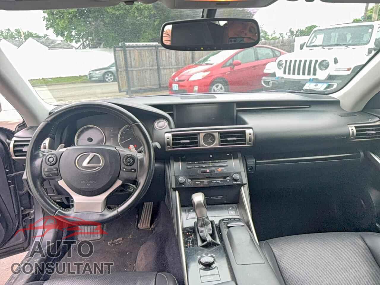 LEXUS IS 2014 - JTHCF1D23E5015145