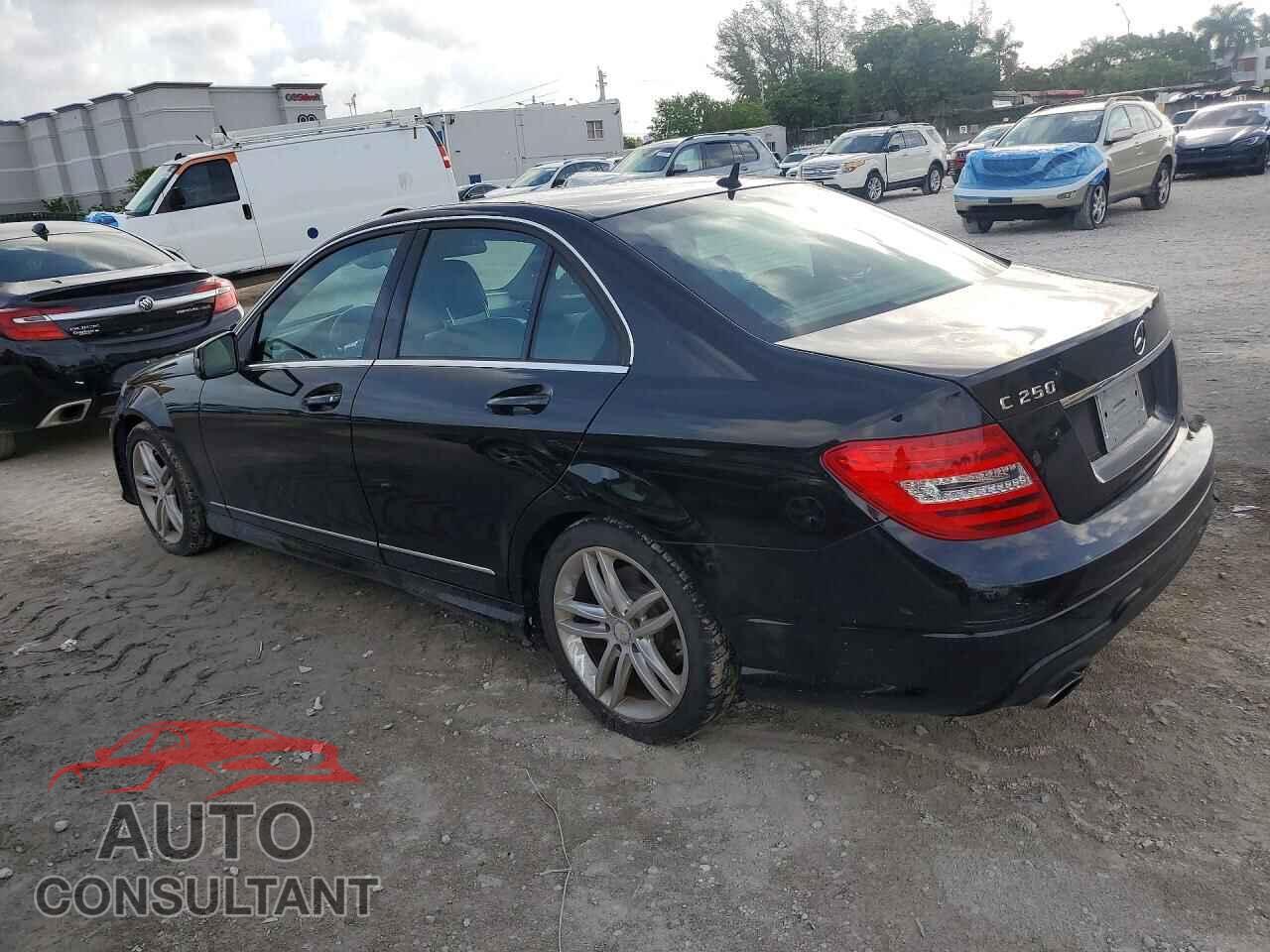 MERCEDES-BENZ C-CLASS 2013 - WDDGF4HB4DA837656