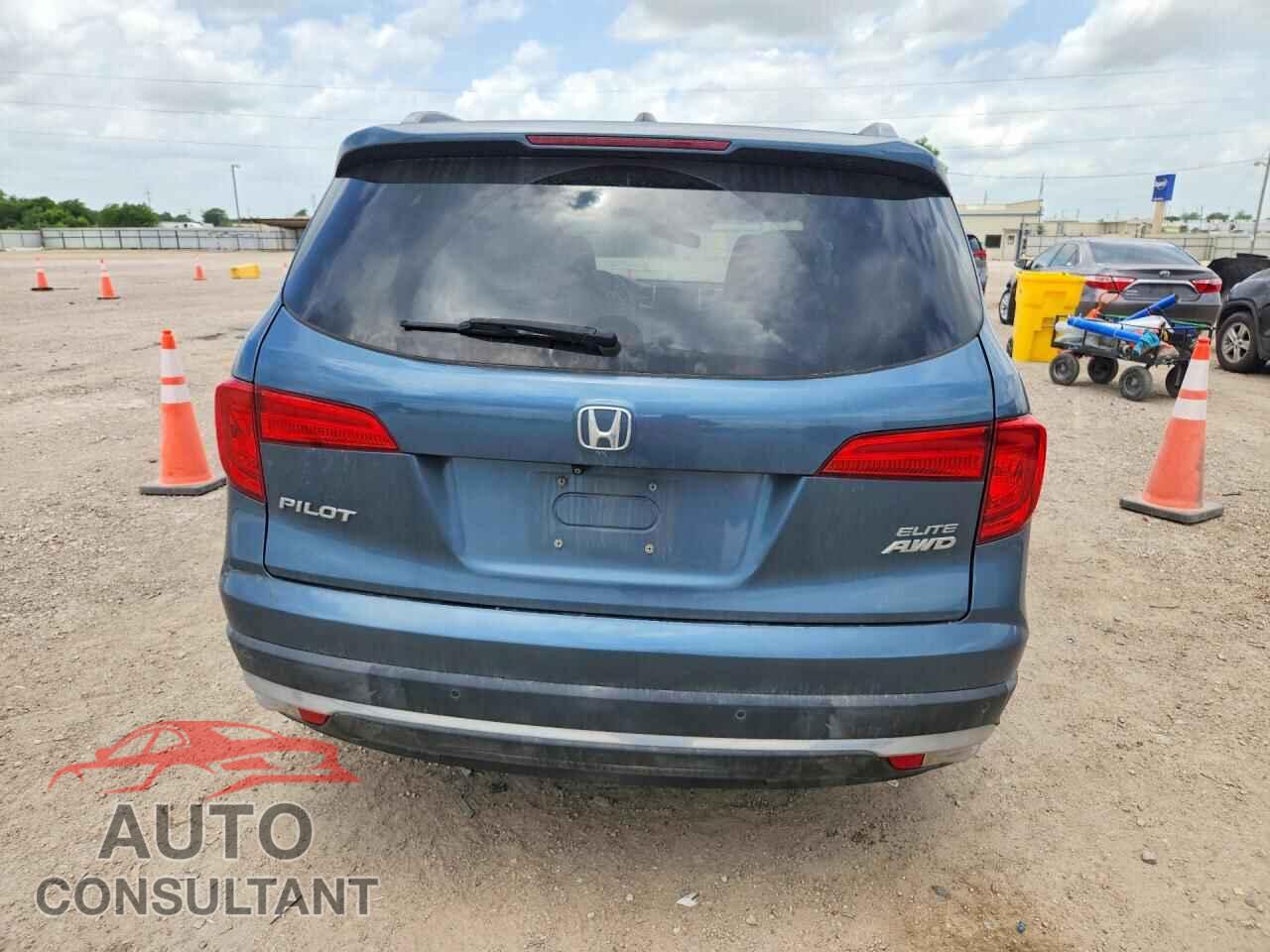 HONDA PILOT 2018 - 5FNYF6H05JB041882