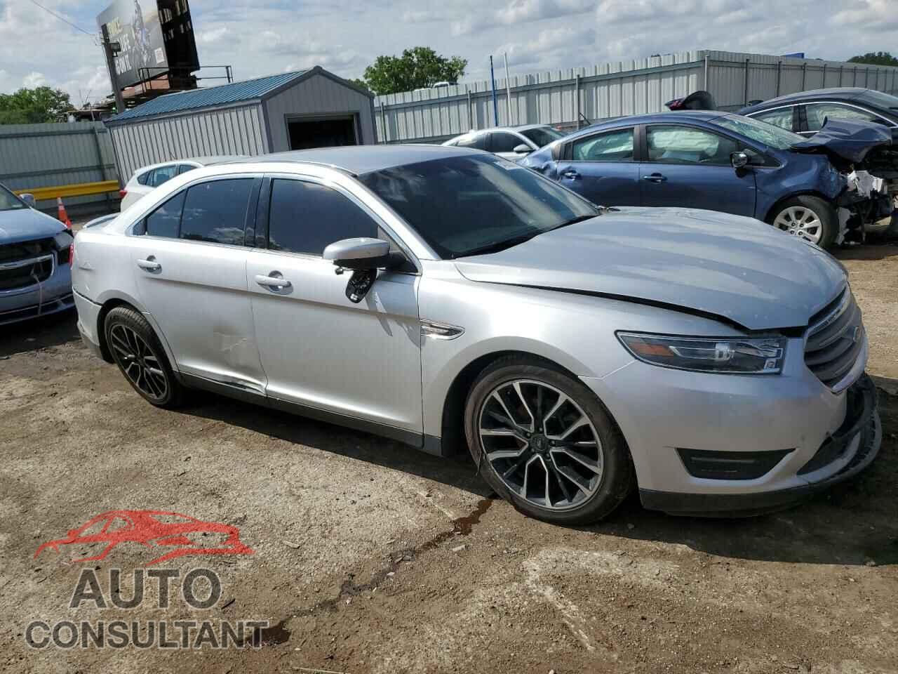 FORD TAURUS 2018 - 1FAHP2E85JG136616