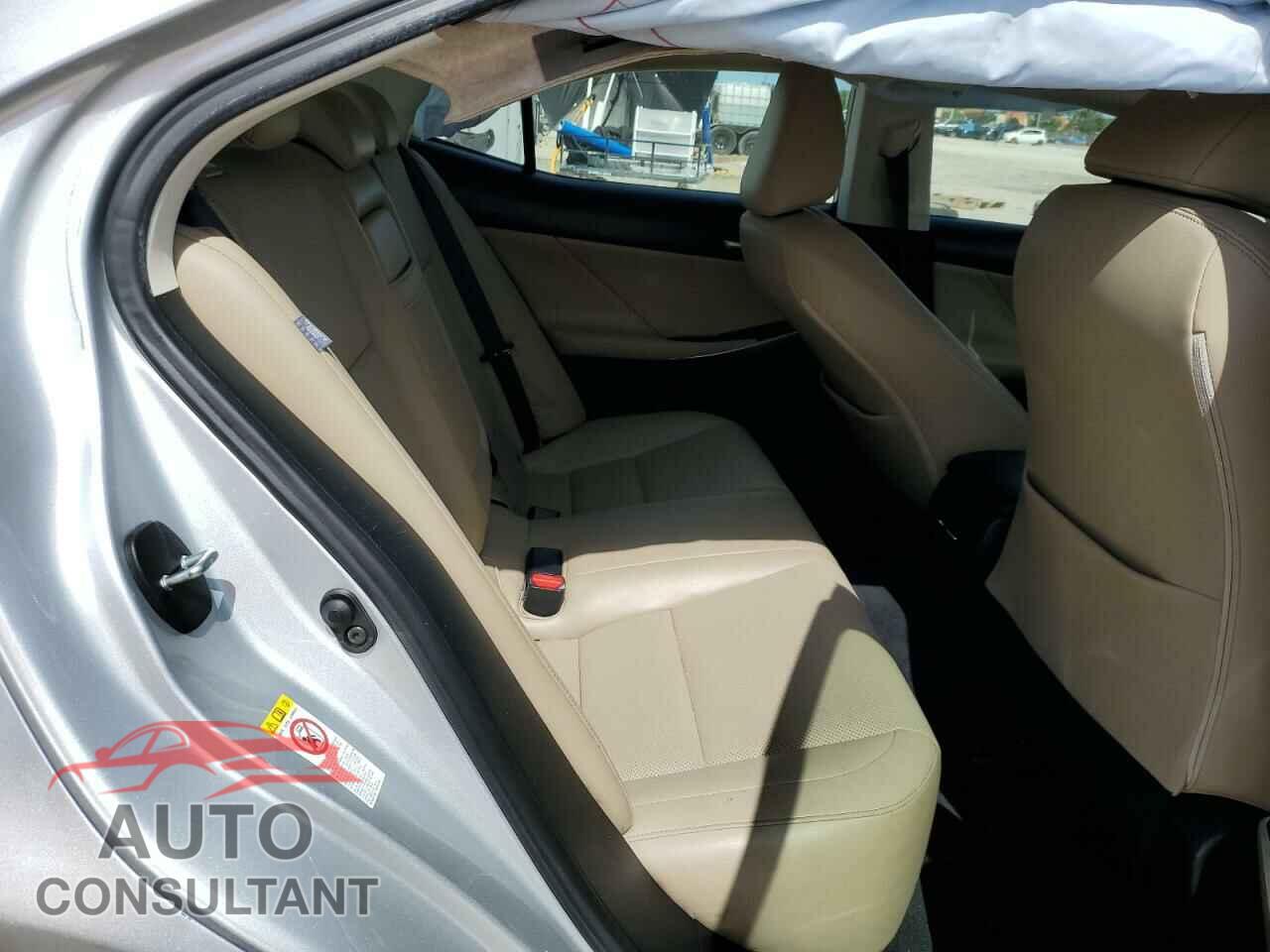 LEXUS IS 2017 - JTHBA1D27H5040273