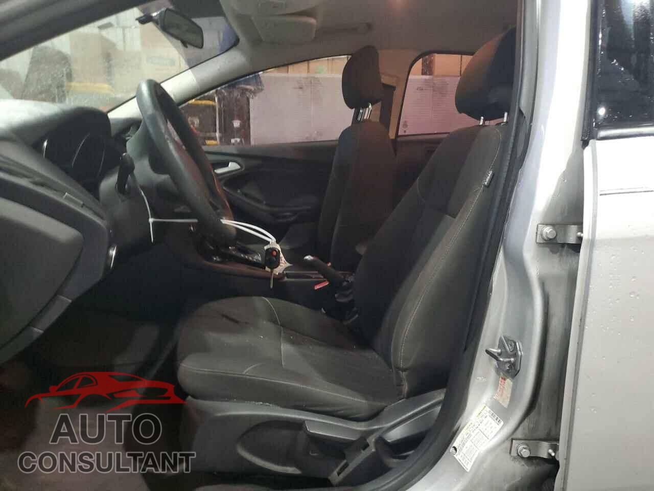 FORD FOCUS 2015 - 1FADP3K29FL223499