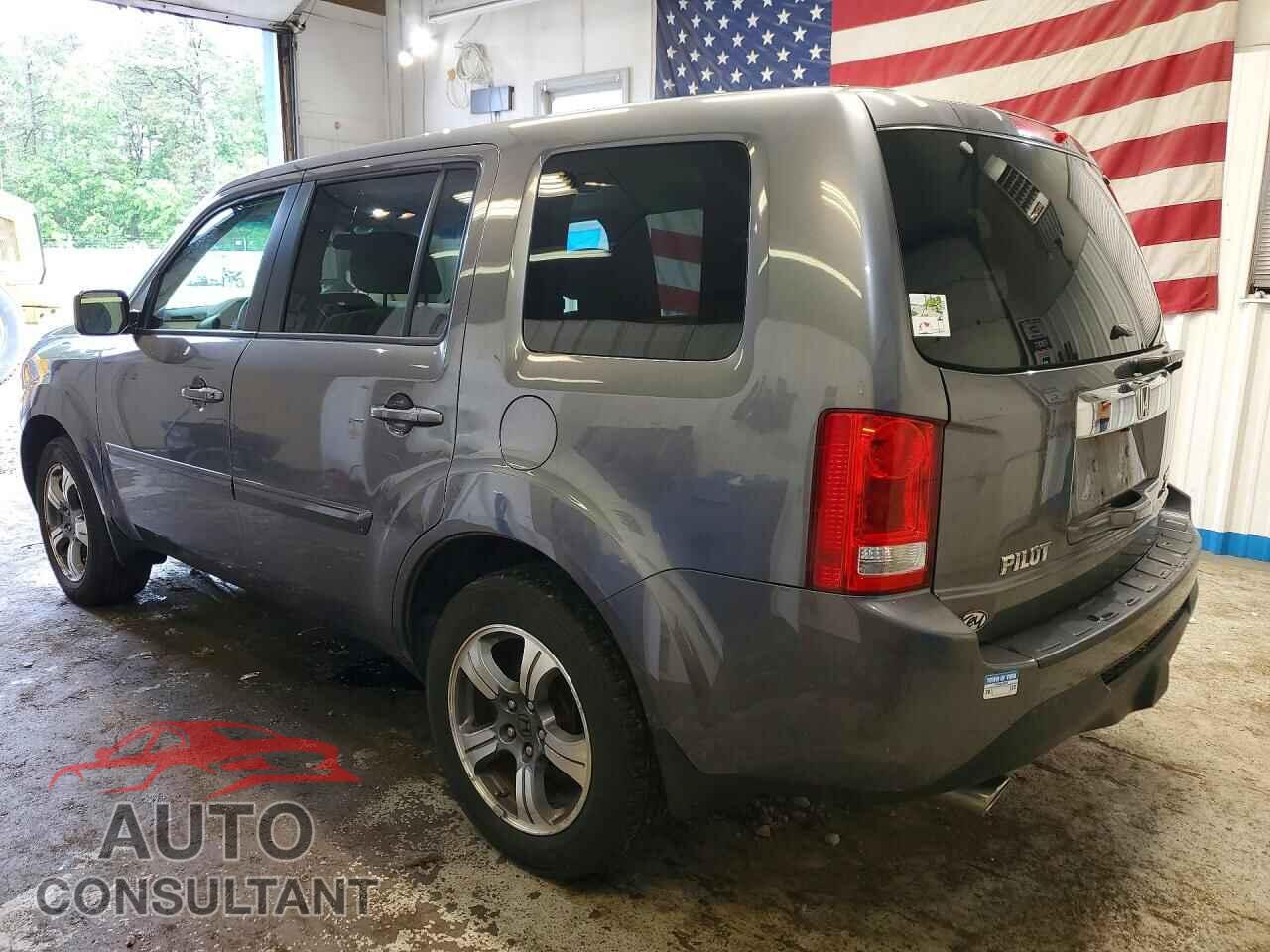 HONDA PILOT 2015 - 5FNYF4H36FB010856