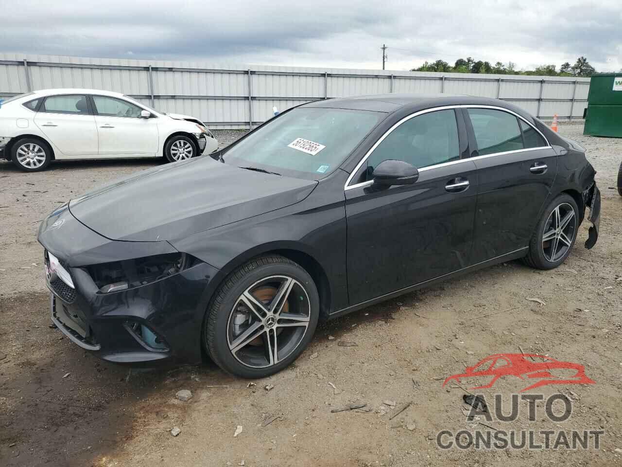 MERCEDES-BENZ A-CLASS 2019 - WDD3G4FB7KW019448