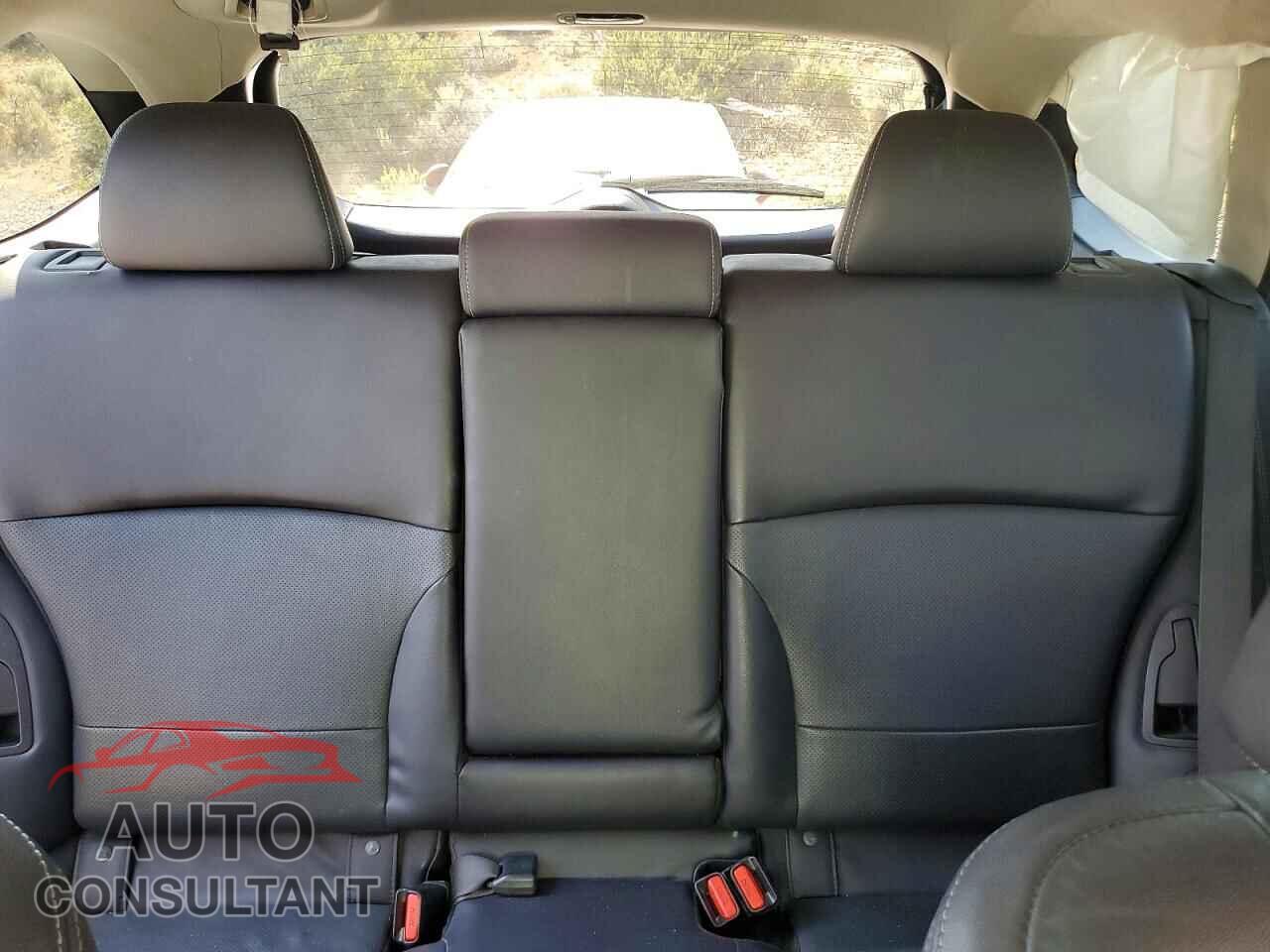 SUBARU OUTBACK 2018 - 4S4BSANC7J3233266