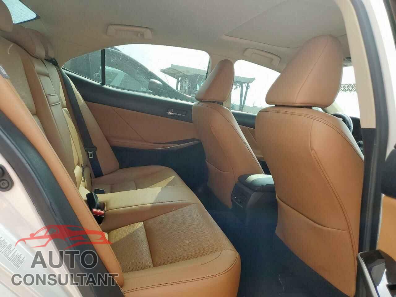 LEXUS IS 2016 - JTHBA1D25G5012647