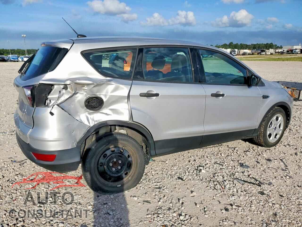 FORD ESCAPE 2017 - 1FMCU0F75HUB66343