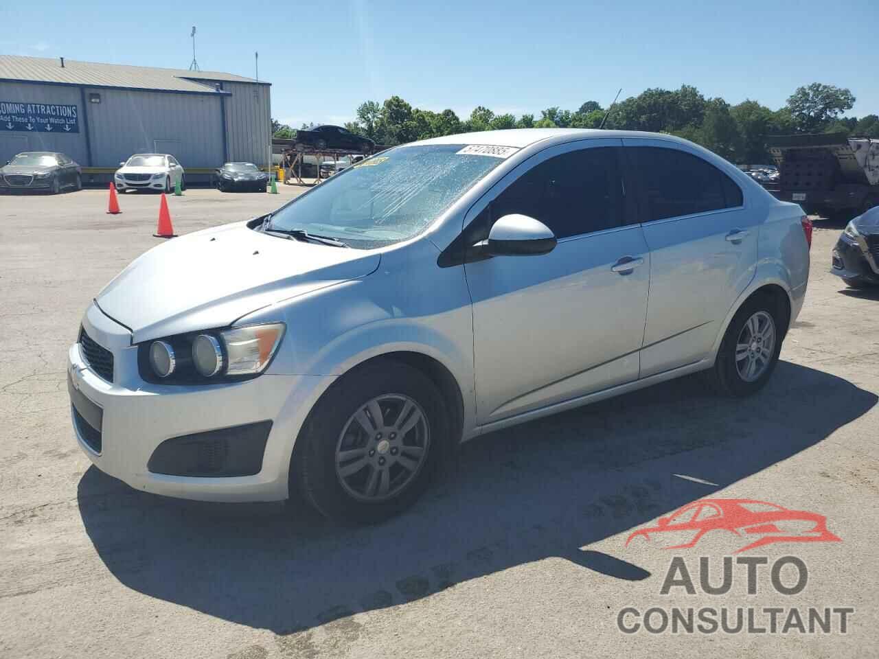 CHEVROLET SONIC 2014 - 1G1JC5SH2E4118880